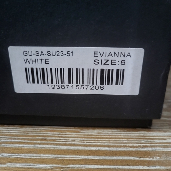 NWT Gabrielle Union Women's Evianna White Weave Thong Slip On Sandal Size 6 - Picture 10 of 11